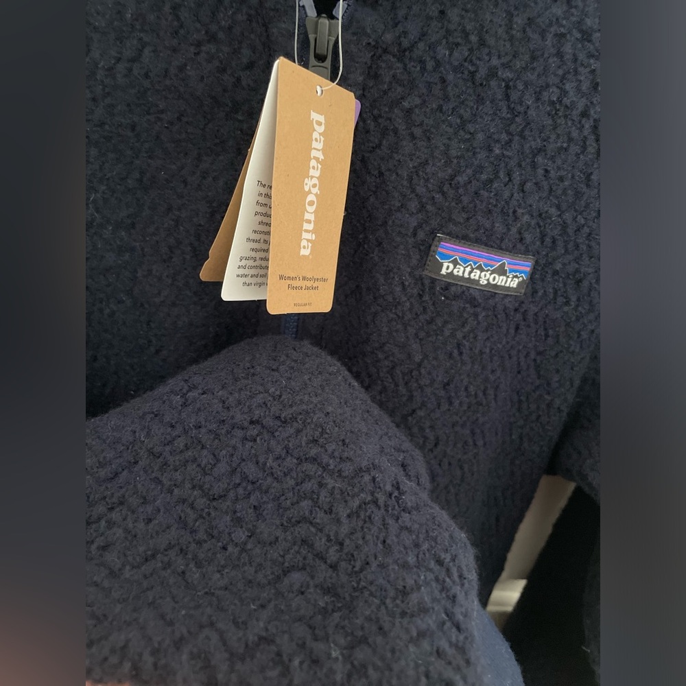 Patagonia - Women’s Woolyester Fleece Jacket - Picture 5 of 8